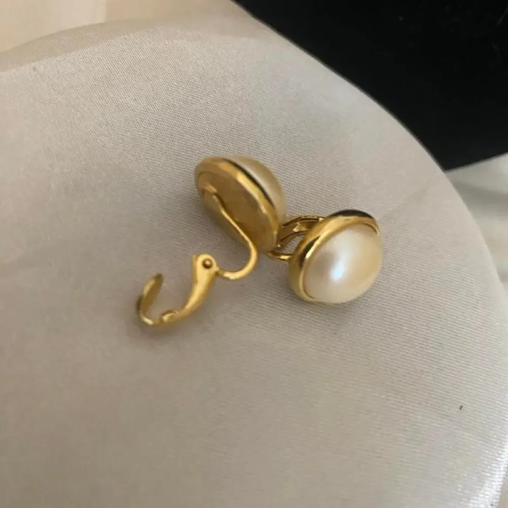 Vintage Faux Pearl Clip-On Earrings Gold Tone Round Cabochon Unsigned